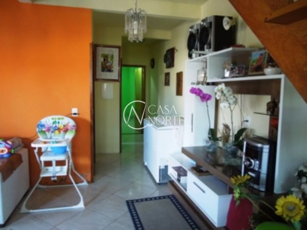 Casa à venda com 3 quartos, 187m², 1 suíte, 1 vaga, Rua Alberto Zolin Filho no bairro Hípica em Porto Alegre