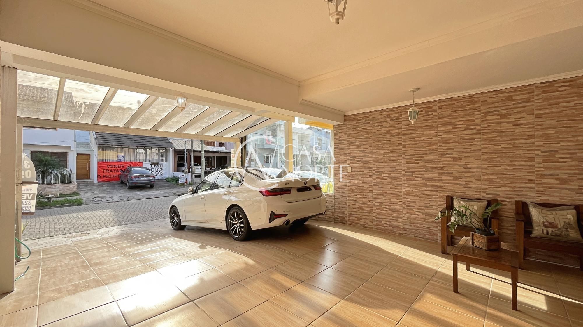 Casa à venda com 3 quartos, 177m², 1 suíte, 2 vagas, Rua Guatambu no bairro Hípica em Porto Alegre