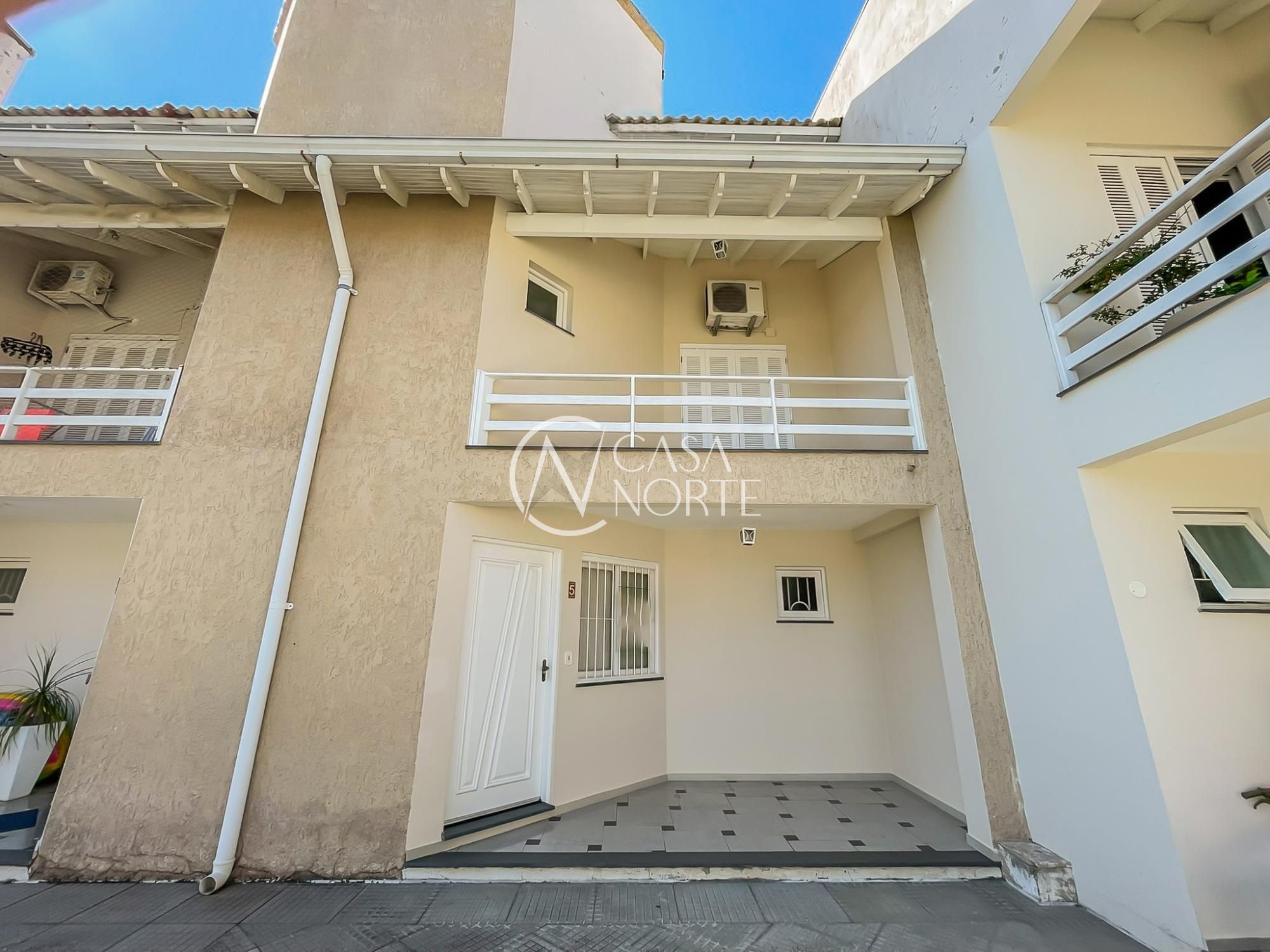 Casa de Condomínio à venda com 3 quartos, 145m², 1 suíte, 2 vagas, Rua Cícero Viana no bairro Aberta dos Morros em Porto Alegre
