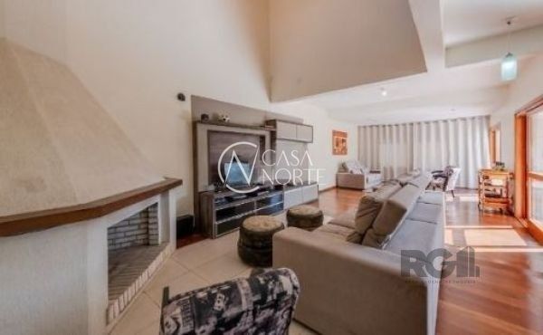 Casa à venda com 4 quartos, 600m², 2 suítes, 2 vagas, Rua Adao Pinheiro da Silva no bairro Aberta dos Morros em Porto Alegre
