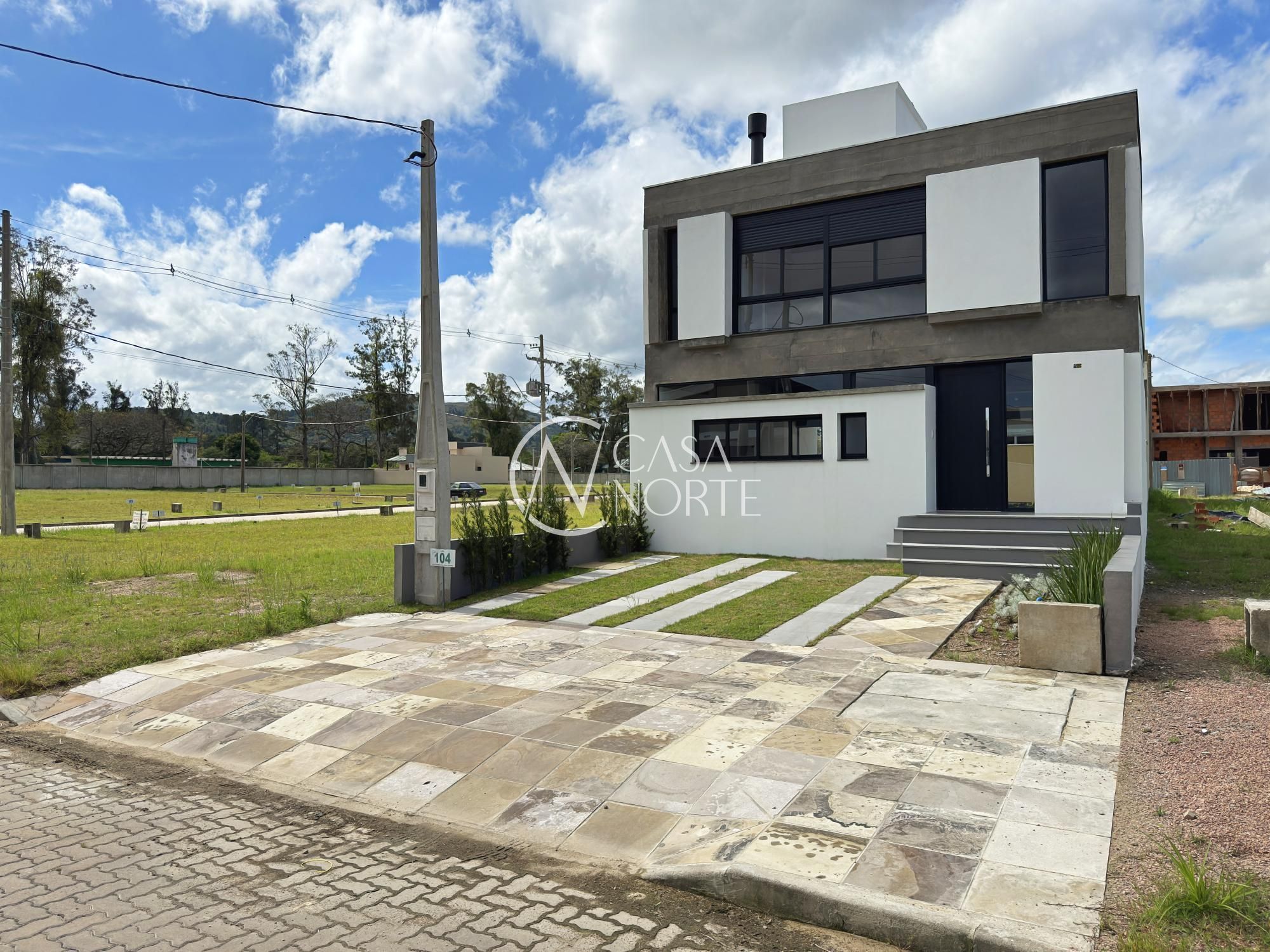 Casa de Condomínio à venda com 3 quartos, 120m², 1 suíte, 2 vagas, Avenida Juca Batista no bairro Hípica em Porto Alegre