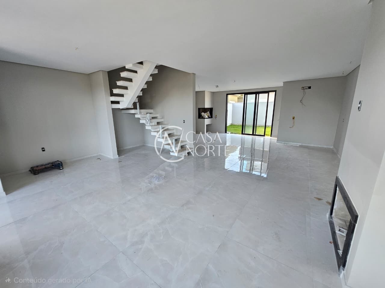 Casa de Condomínio à venda com 3 quartos, 149m², 3 suítes, 2 vagas, Avenida Juca Batista no bairro Hípica em Porto Alegre