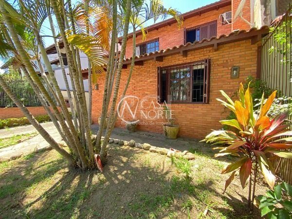 Casa à venda com 3 quartos, 186m², 1 suíte, 4 vagas, Rua Adão Pinheiro da Silva no bairro Ipanema em Porto Alegre