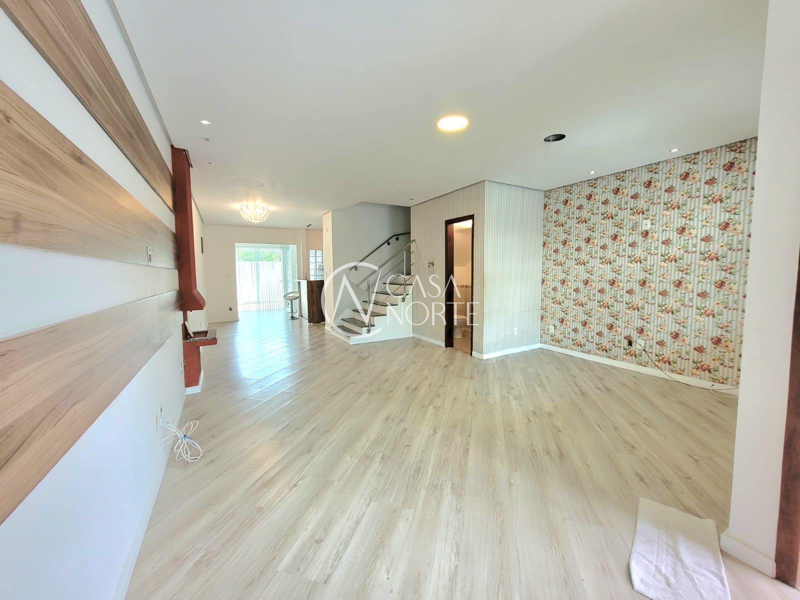 Casa à venda com 3 quartos, 204m², 1 suíte, 2 vagas, Rua Angico no bairro Hípica em Porto Alegre