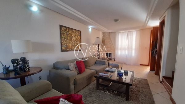 Casa à venda com 3 quartos, 192m², 1 suíte, 4 vagas, Rua Ancara no bairro Espírito Santo em Porto Alegre