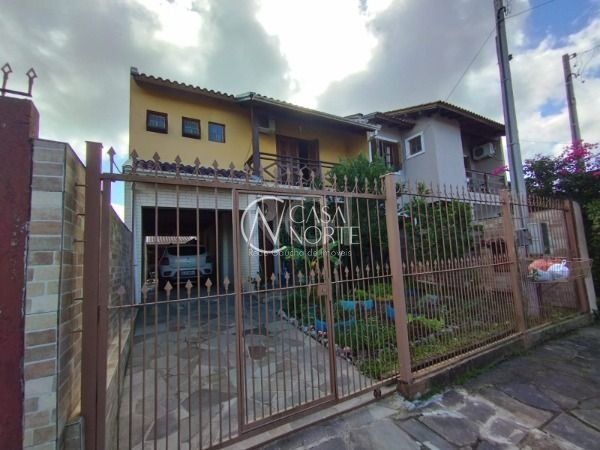 Casa à venda com 3 quartos, 180m², 1 suíte, 3 vagas, Rua Raffaele Nigro no bairro Hípica em Porto Alegre