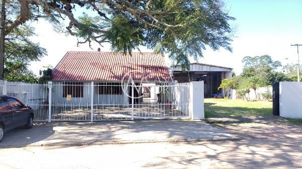 Casa à venda com 4 quartos, 110m², Estrada da Ponta Grossa no bairro Ponta Grossa em Porto Alegre