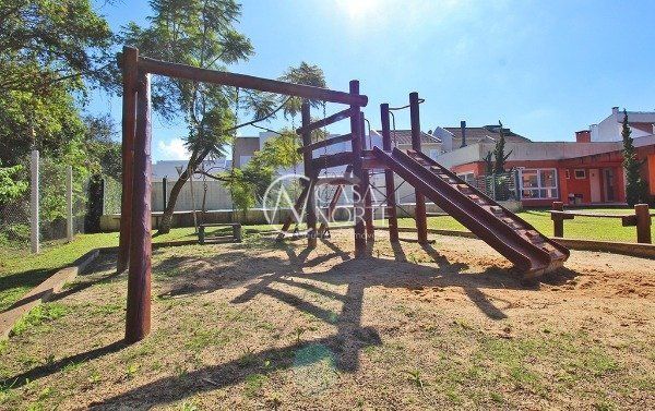 Terreno à venda  com 151m², Rua Carlos Maximiliano Fayet no bairro Hípica em Porto Alegre