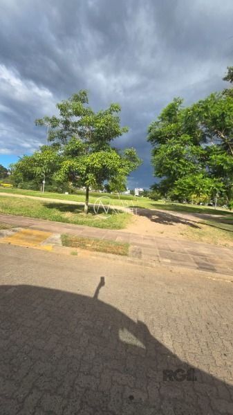 Terreno à venda  com 172m², Rua Ivo Walter Kern no bairro Hípica em Porto Alegre