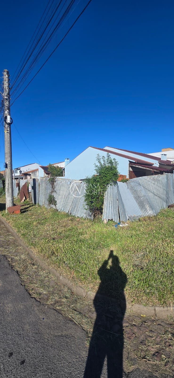 Terreno à venda  com 194m², Rua Eliza Tevah no bairro Hípica em Porto Alegre