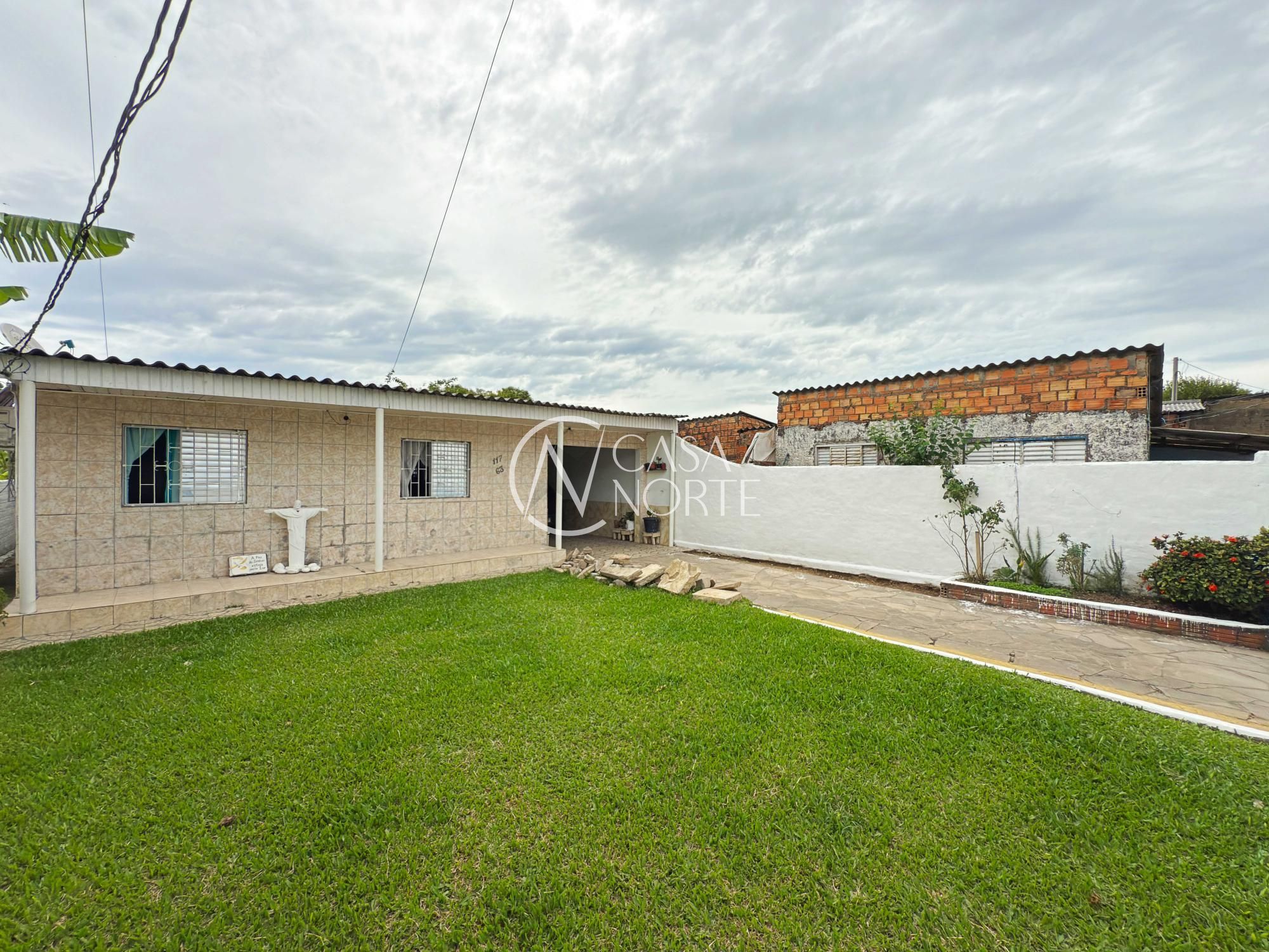 Casa à venda com 3 quartos, 517m², 2 vagas, Rua Manoel Fernandes Pinheiro no bairro Restinga em Porto Alegre