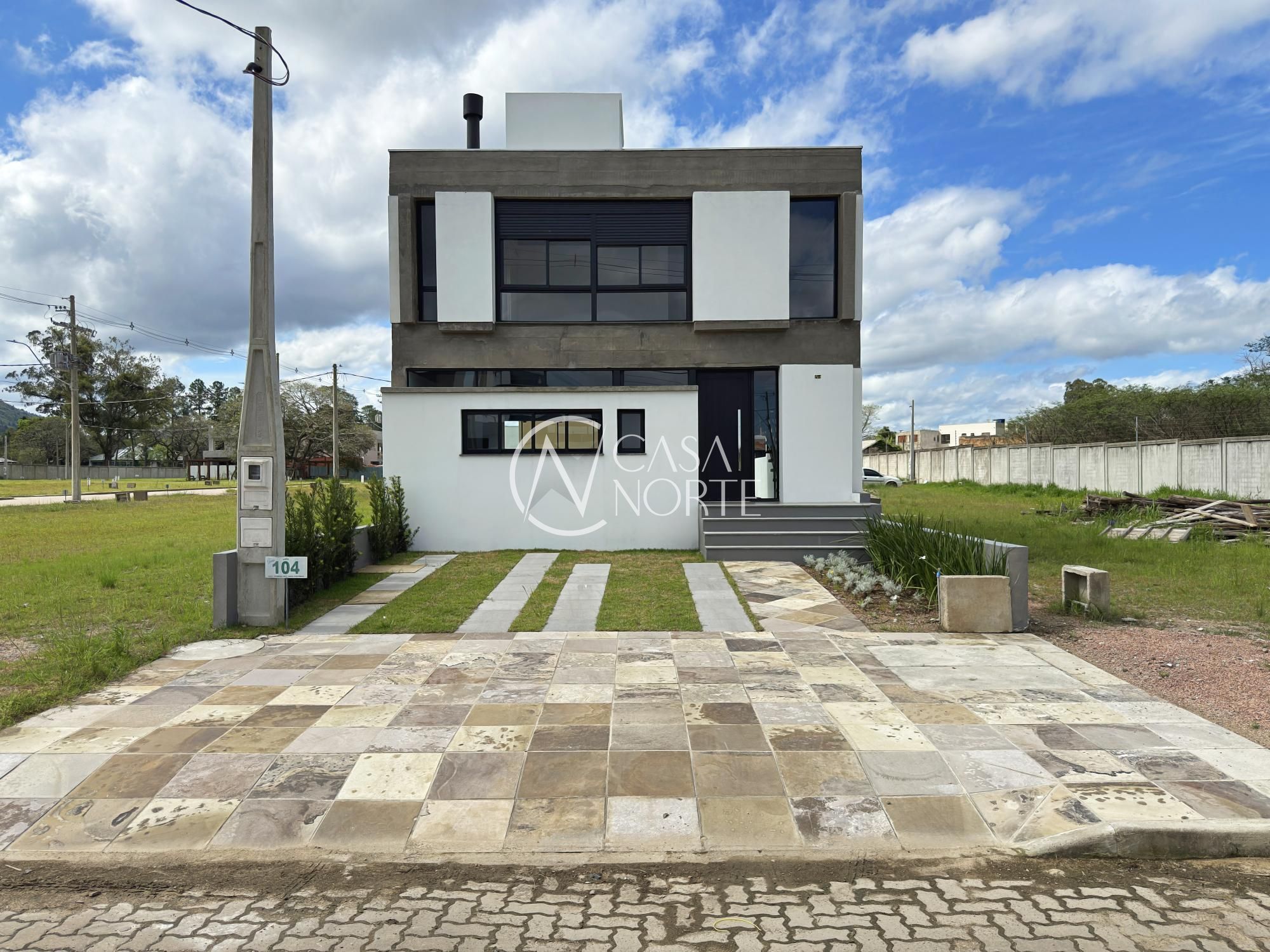 Casa de Condomínio à venda com 3 quartos, 120m², 1 suíte, 2 vagas, Avenida Juca Batista no bairro Hípica em Porto Alegre