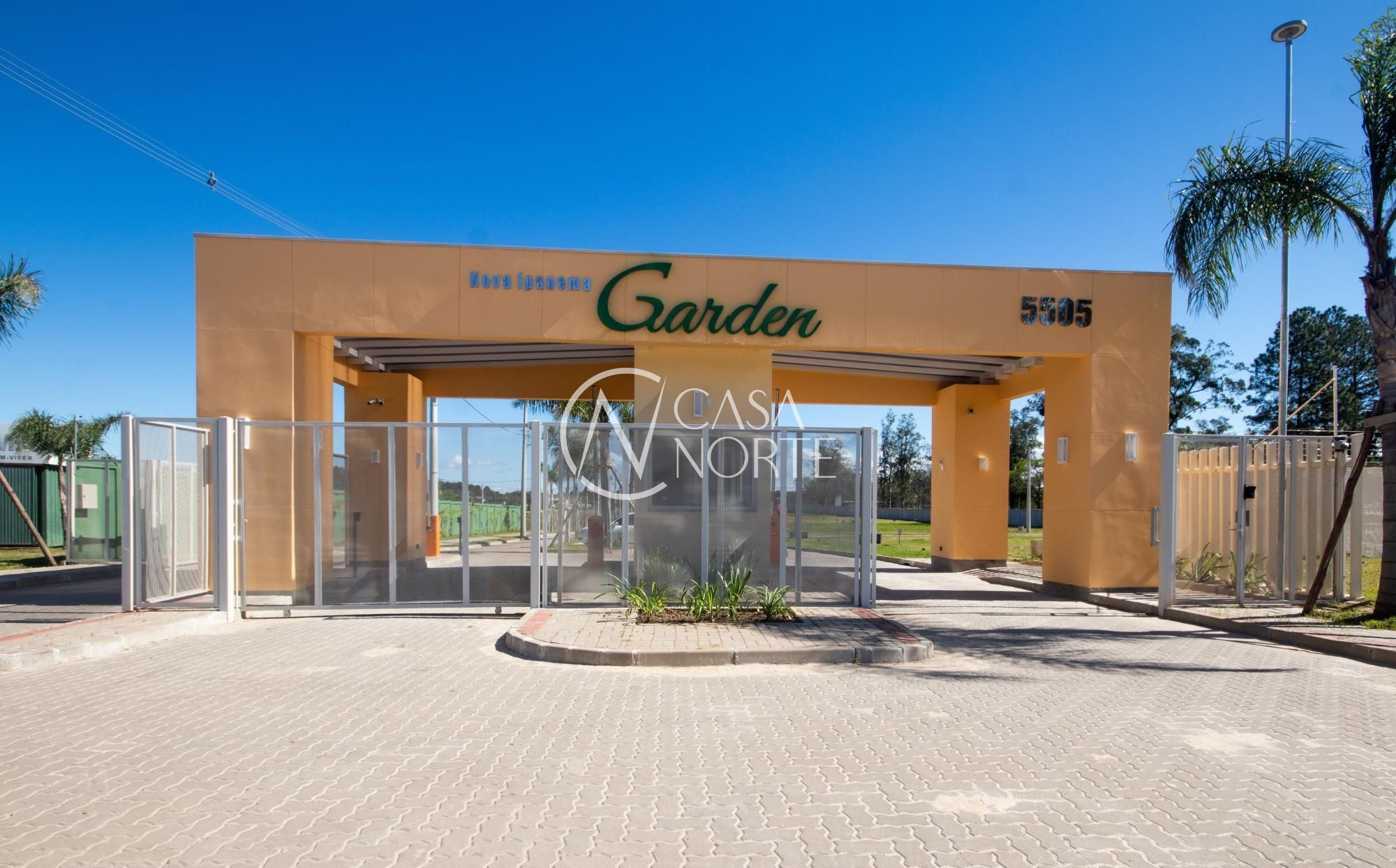 Terreno à venda  com 157m², Avenida Juca Batista no bairro Hípica em Porto Alegre