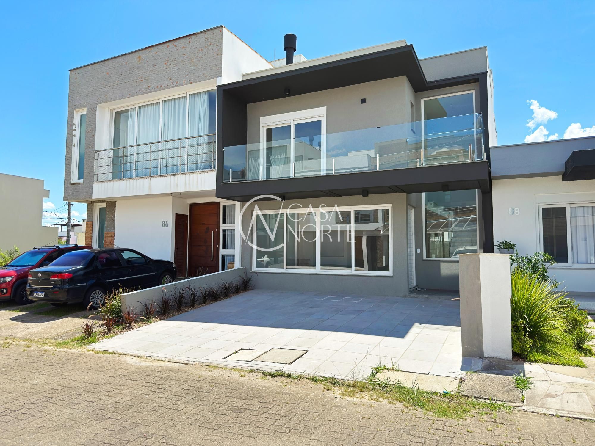 Casa de Condomínio à venda com 4 quartos, 180m², 1 suíte, 2 vagas, Rua Monsenhor Augusto Dalvit no bairro Aberta dos Morros em Porto Alegre