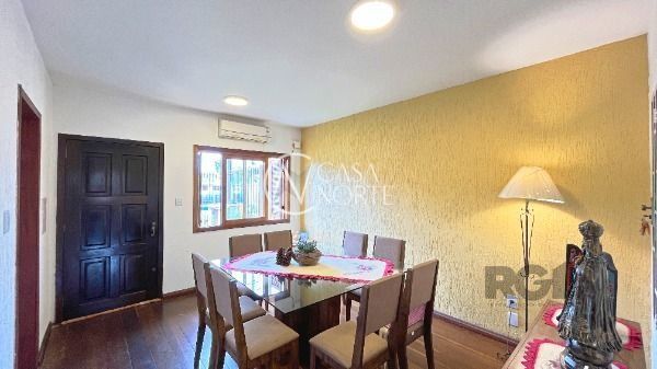 Casa à venda com 3 quartos, 207m², Rua Doutor Hermes Pacheco no bairro Aberta dos Morros em Porto Alegre