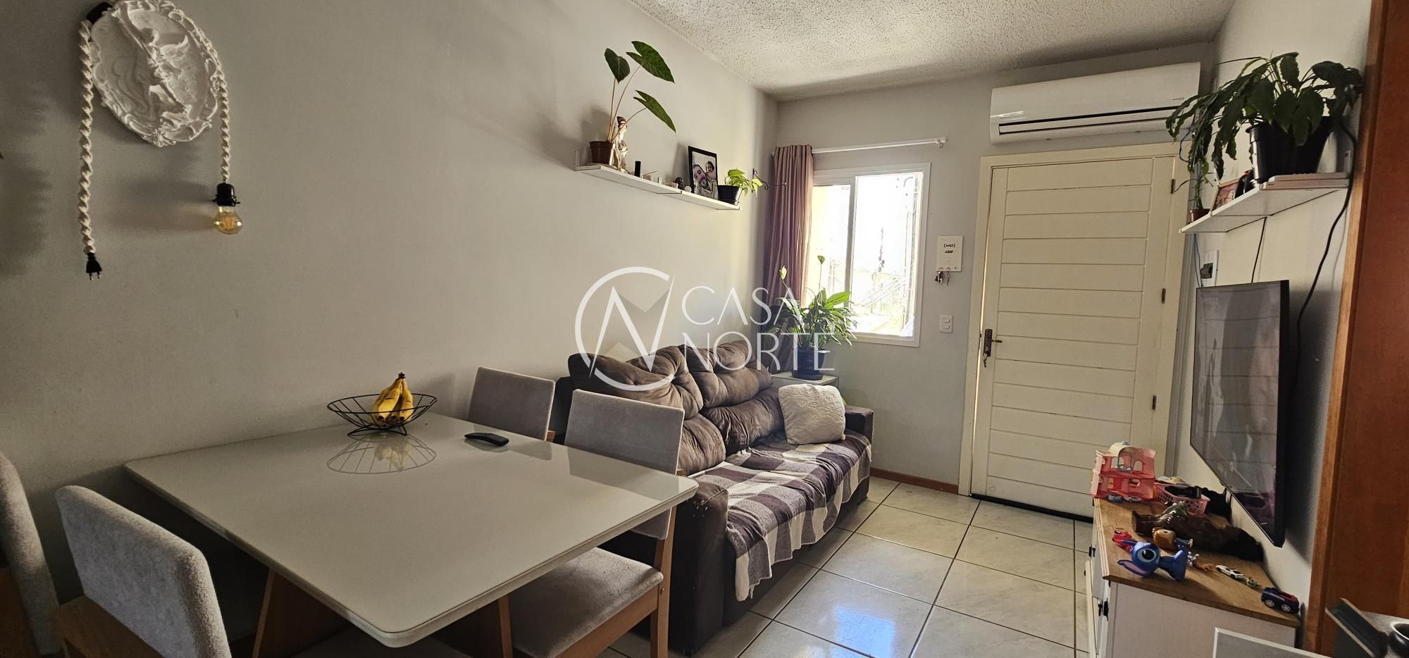 Casa de Condomínio à venda com 2 quartos, 49m², 1 vaga, Rua Nair Garcia Martins no bairro Restinga em Porto Alegre