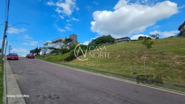 Terreno à venda  com 611m², Estrada das Três Meninas no bairro Vila Nova em Porto Alegre