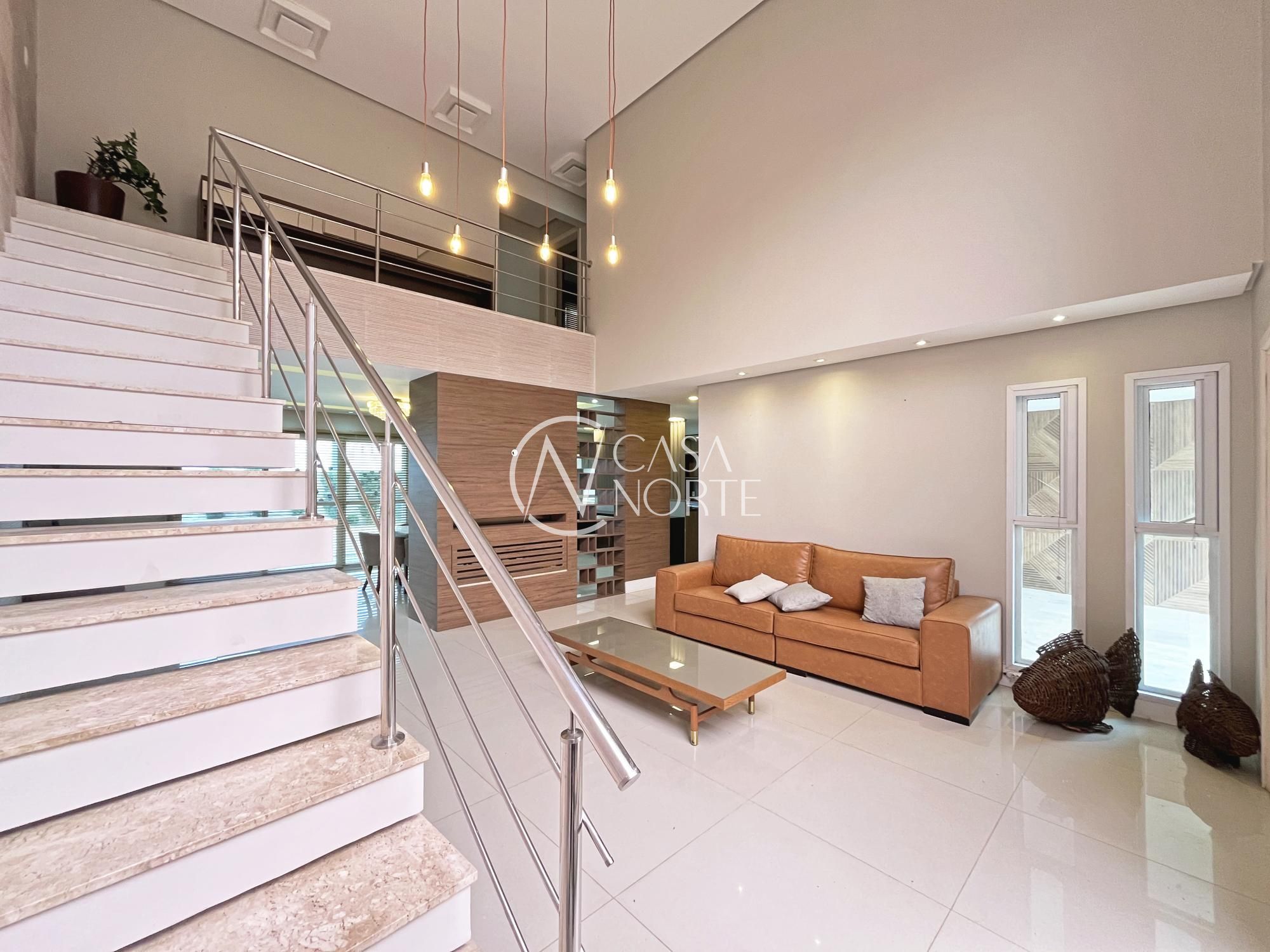 Casa de Condomínio à venda com 3 quartos, 291m², 2 suítes, 4 vagas, Rua Ivo Walter Kern no bairro Hípica em Porto Alegre