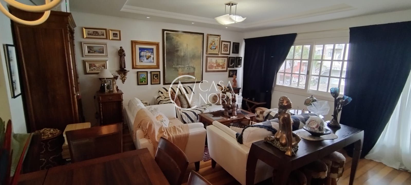 Casa de Condomínio à venda com 3 quartos, 208m², 1 suíte, 4 vagas, Rua Adriano Pereira da Silva no bairro Vila Nova em Porto Alegre