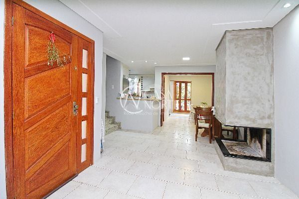 Casa à venda com 3 quartos, 150m², 2 suítes, 2 vagas, Rua Manoel Braga Gastal no bairro Hípica em Porto Alegre