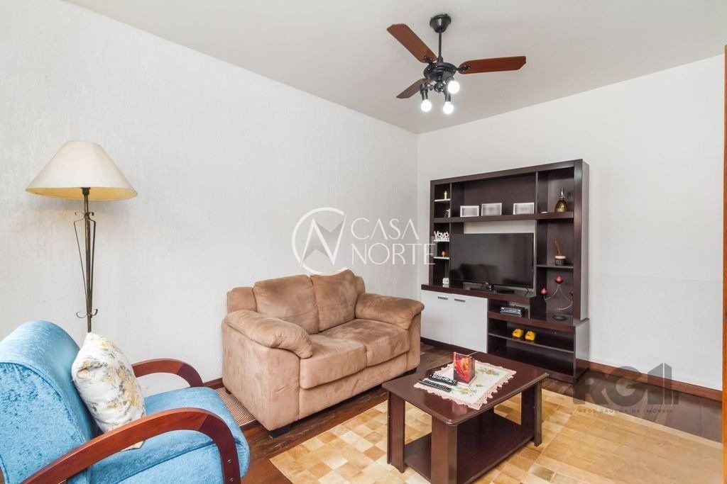 Casa à venda com 4 quartos, 207m², 1 suíte, 6 vagas, Rua Doutor Hermes Pacheco no bairro Aberta dos Morros em Porto Alegre