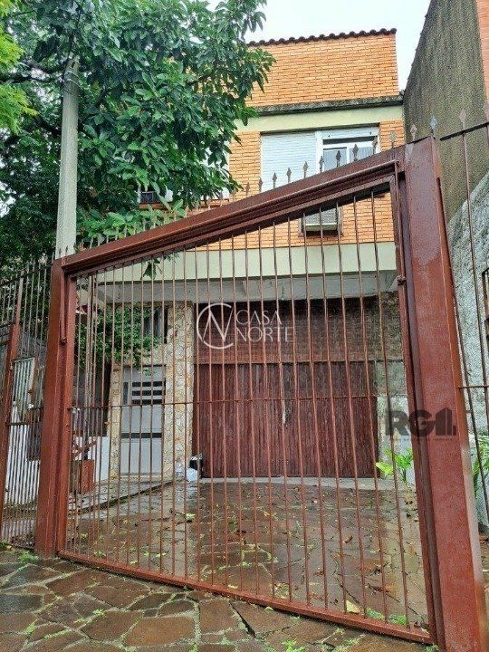 Casa à venda com 3 quartos, 190m², 4 vagas, Avenida Viena no bairro São Geraldo em Porto Alegre