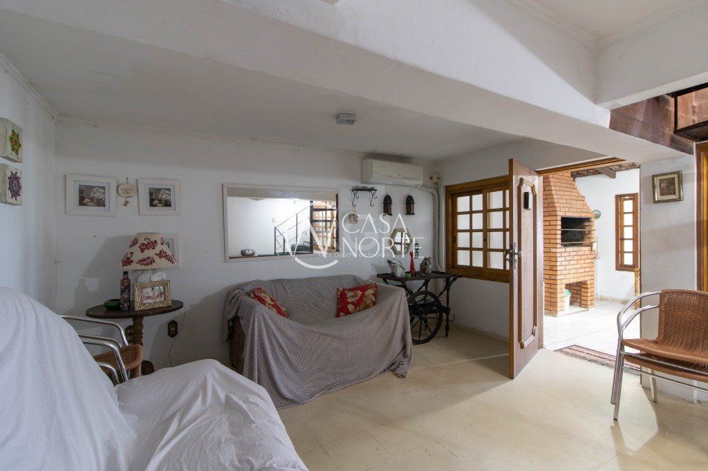 Sobrado à venda com 3 quartos, 139m², 1 suíte, 4 vagas, Rua Fernando Abbott no bairro Cristo Redentor em Porto Alegre