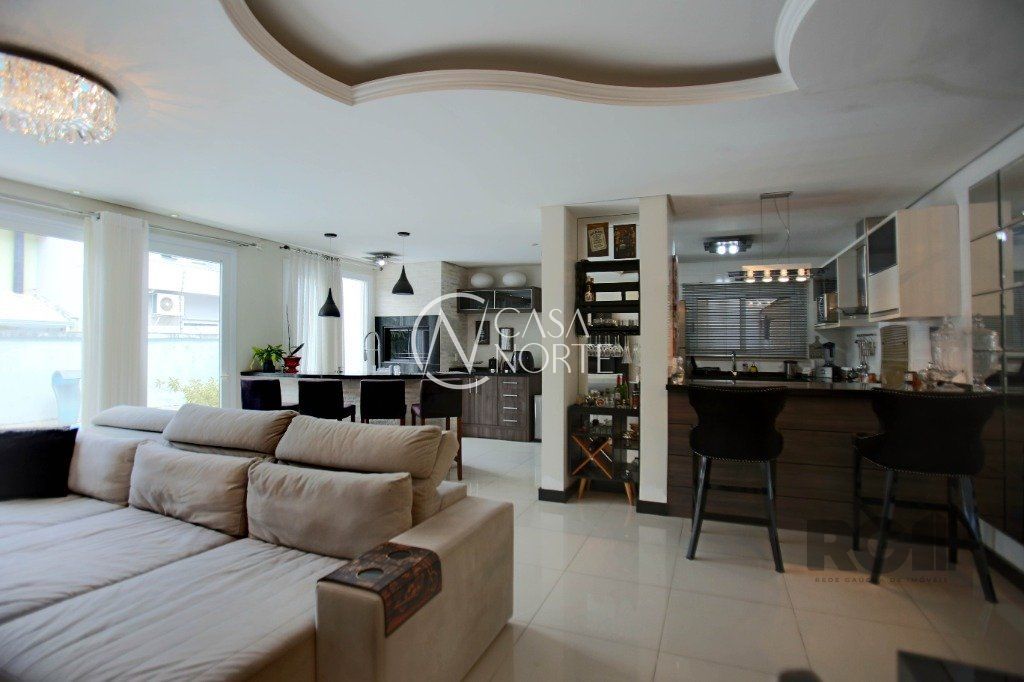 Casa à venda com 3 quartos, 300m², 1 suíte, 4 vagas, Avenida Ecoville no bairro Sarandi em Porto Alegre