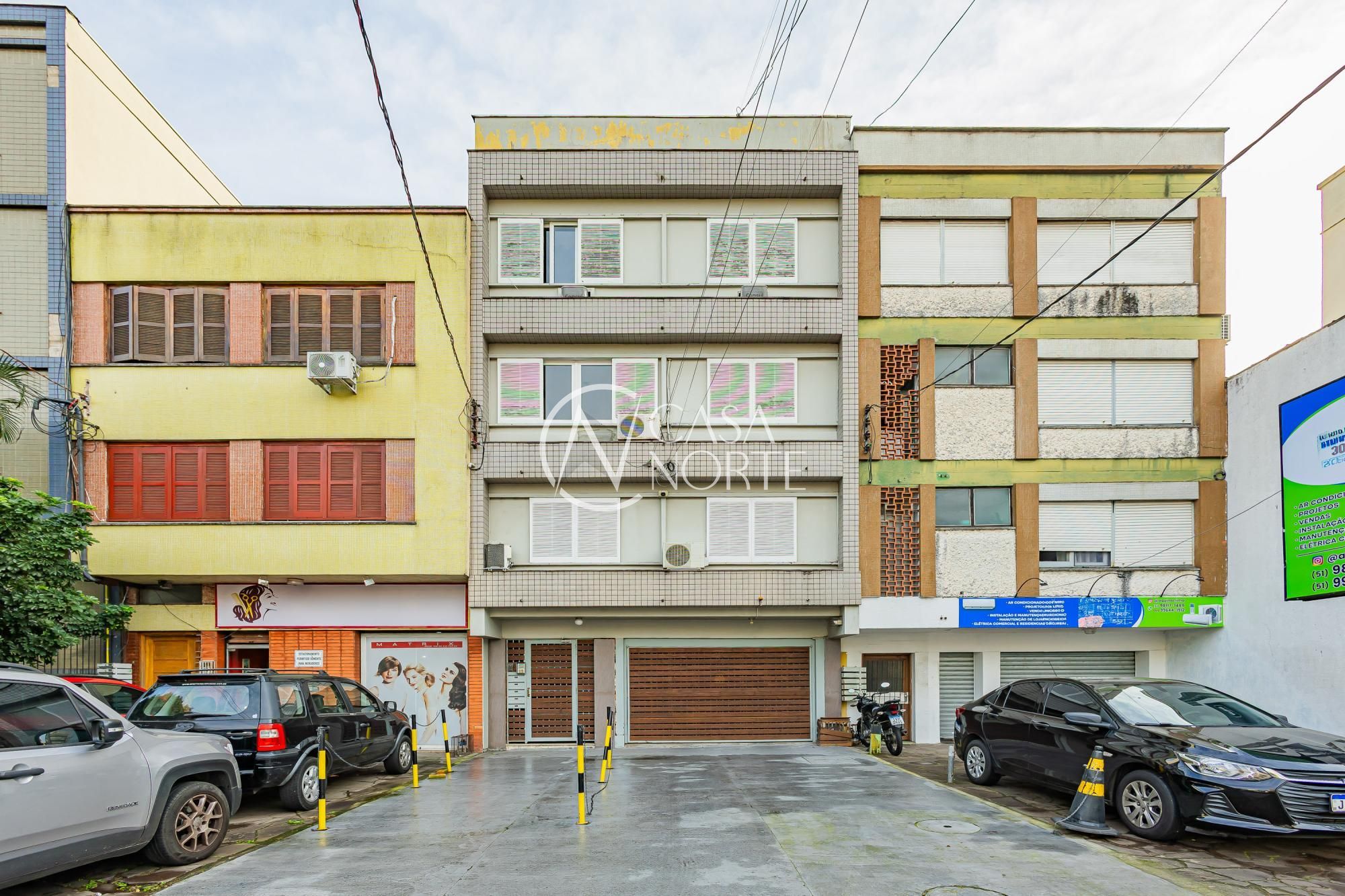 Apartamento à venda com 3 quartos, 152m², 1 vaga, Avenida Cristóvão Colombo no bairro São João em Porto Alegre