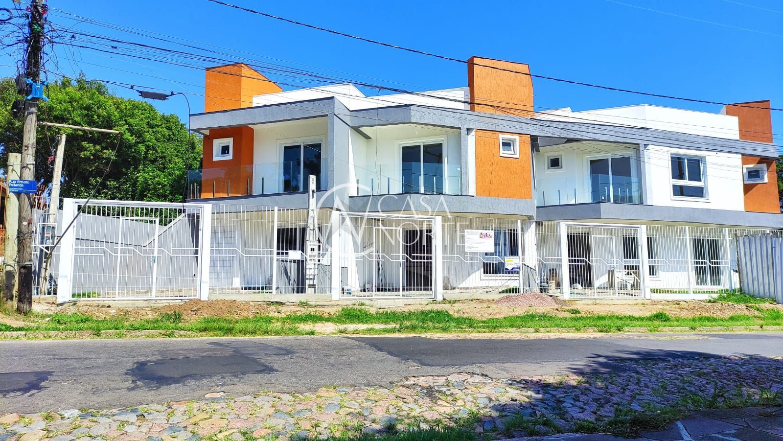 Sobrado à venda com 3 quartos, 105m², 1 suíte, 2 vagas, Rua Ernesto Pellanda no bairro Vila Jardim em Porto Alegre