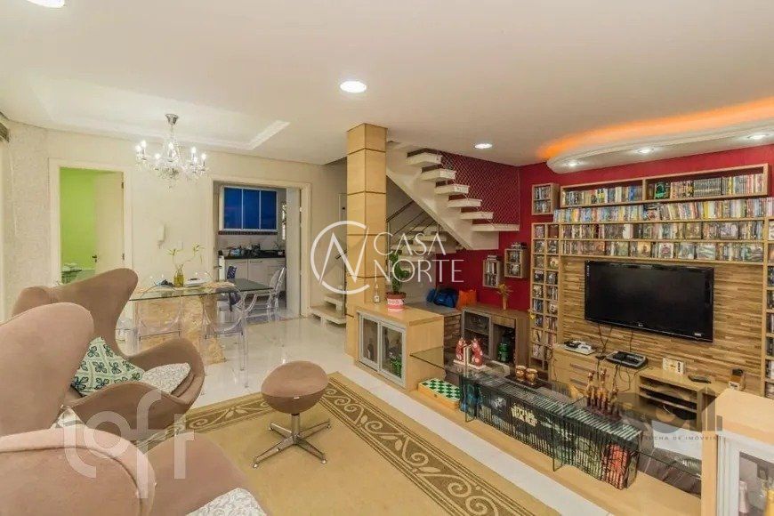 Casa à venda com 4 quartos, 330m², 4 suítes, 6 vagas, Rua Folha da Tarde no bairro Cristal em Porto Alegre