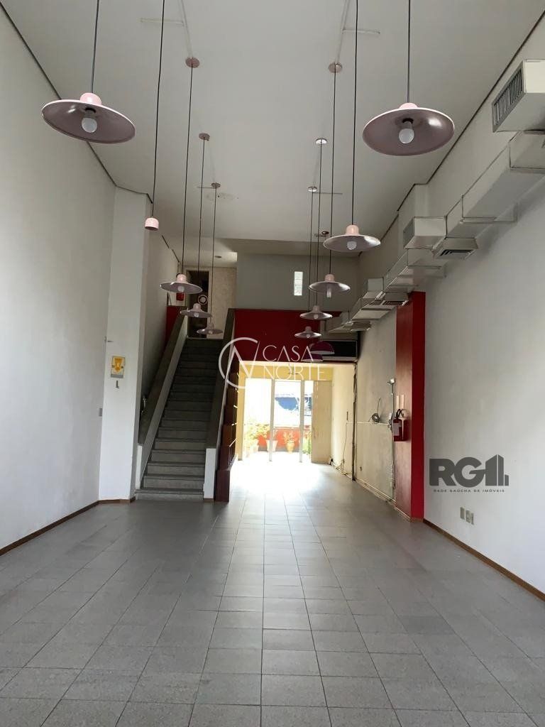 Loja à venda , 131m², Avenida Cristóvão Colombo no bairro Floresta em Porto Alegre