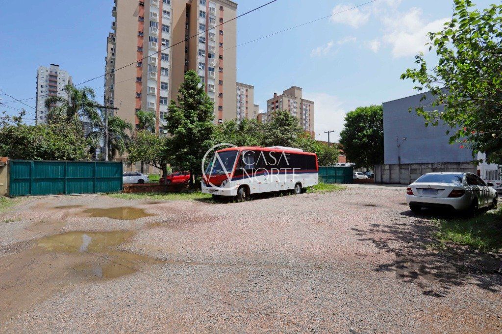 Terreno à venda  com 960m², Avenida Ceres no bairro Partenon em Porto Alegre