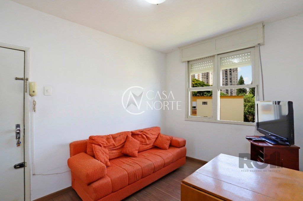 Apartamento à venda com 2 quartos, 47m², 1 vaga, Rua Roque Calage no bairro Passo da Areia em Porto Alegre