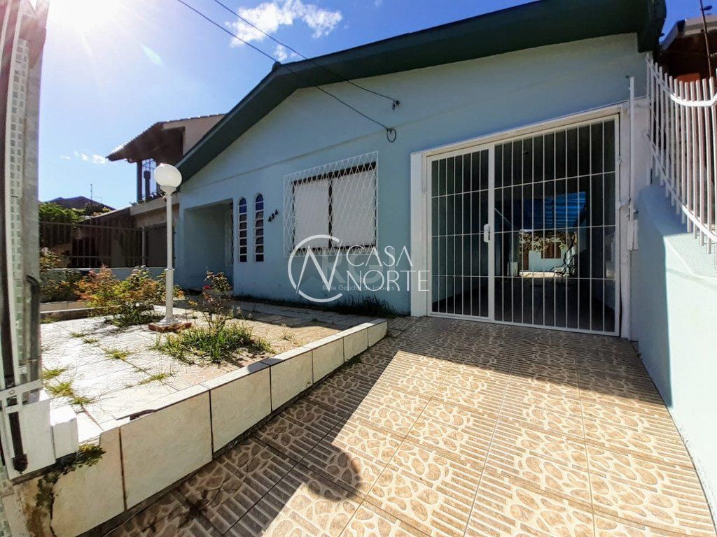 Casa à venda com 3 quartos, 149m², 1 suíte, 3 vagas, Rua Platao no bairro Jardim Sabará em Porto Alegre