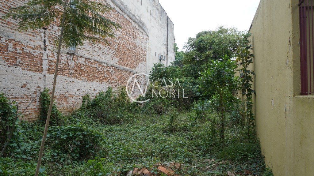 Terreno à venda  com 218m², Rua Santa Rita no bairro Floresta em Porto Alegre