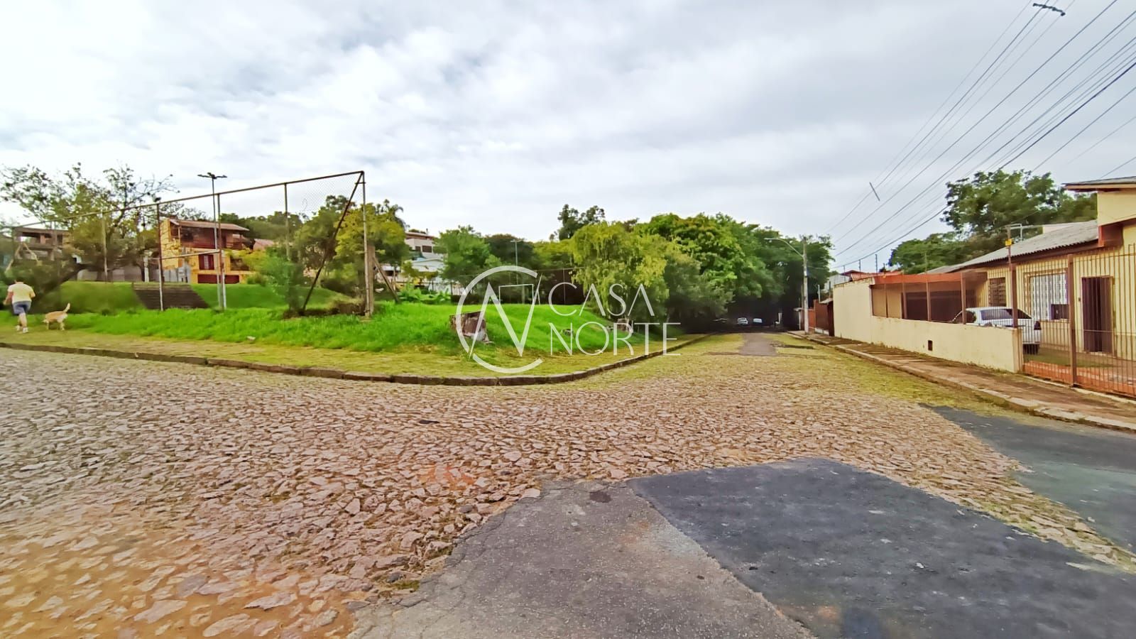 Terreno à venda  com 300m², Rua Manoel Bandeira no bairro Jardim Sabará em Porto Alegre