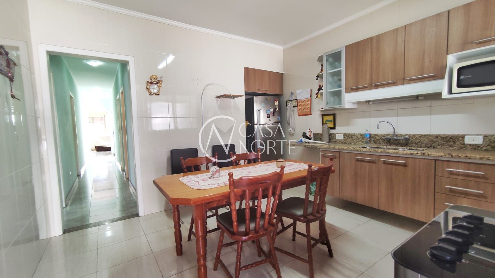 Casa à venda com 3 quartos, 180m², 1 suíte, 3 vagas, Rua Nicolau Copérnico no bairro Sarandi em Porto Alegre