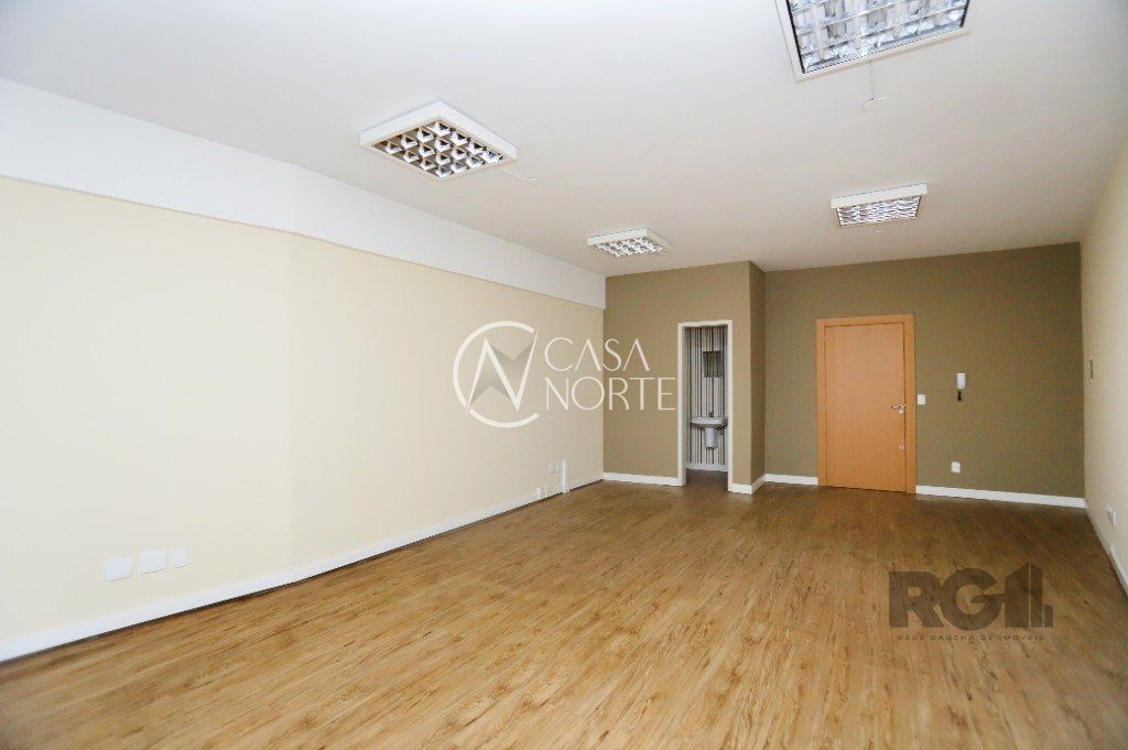 Sala Comercial à venda , 34m², Avenida Cristóvão Colombo no bairro Moinhos de Vento em Porto Alegre