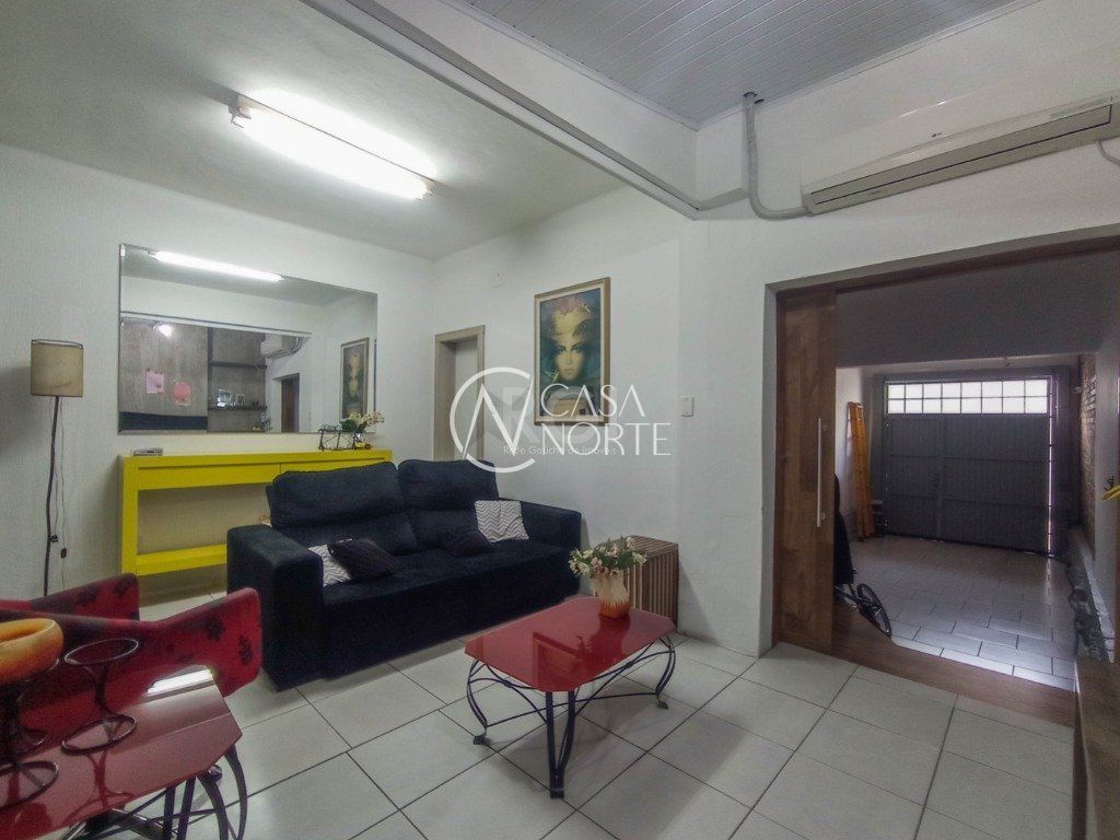 Sobrado à venda com 3 quartos, 180m², 1 suíte, 2 vagas, Rua Conselheiro Travassos no bairro São Geraldo em Porto Alegre