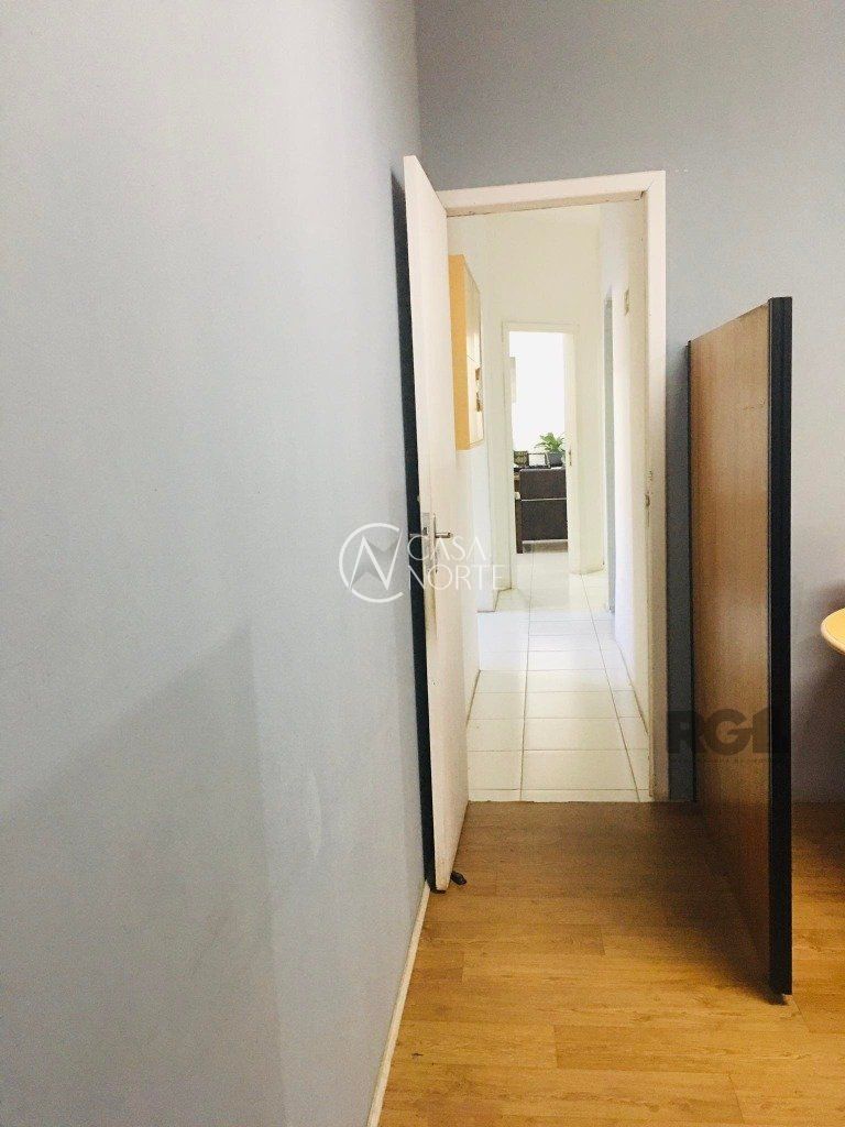 Casa à venda com 4 quartos, 160m², 4 vagas, Avenida Chicago no bairro Floresta em Porto Alegre