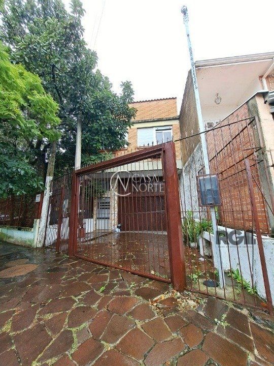 Casa à venda com 3 quartos, 190m², 4 vagas, Avenida Viena no bairro São Geraldo em Porto Alegre