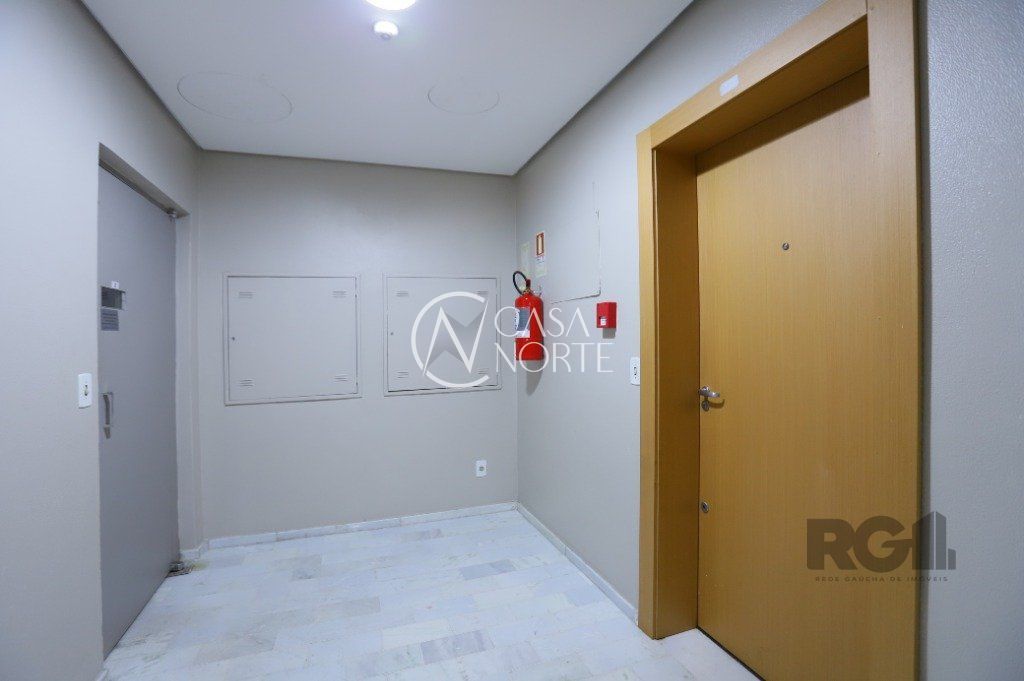 Sala Comercial à venda , 34m², Avenida Cristóvão Colombo no bairro Moinhos de Vento em Porto Alegre