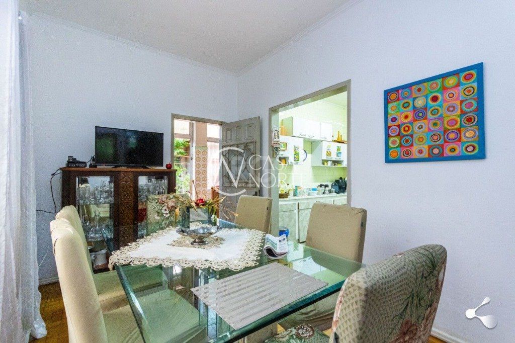 Casa à venda com 4 quartos, 221m², 1 suíte, 2 vagas, Rua Ernesto da Fontoura no bairro São Geraldo em Porto Alegre