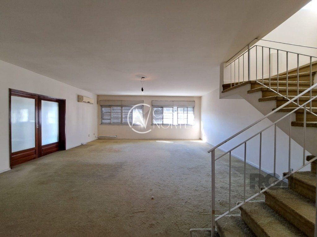 Cobertura à venda com 3 quartos, 308m², 1 suíte, 1 vaga, Avenida Cristóvão Colombo no bairro Floresta em Porto Alegre
