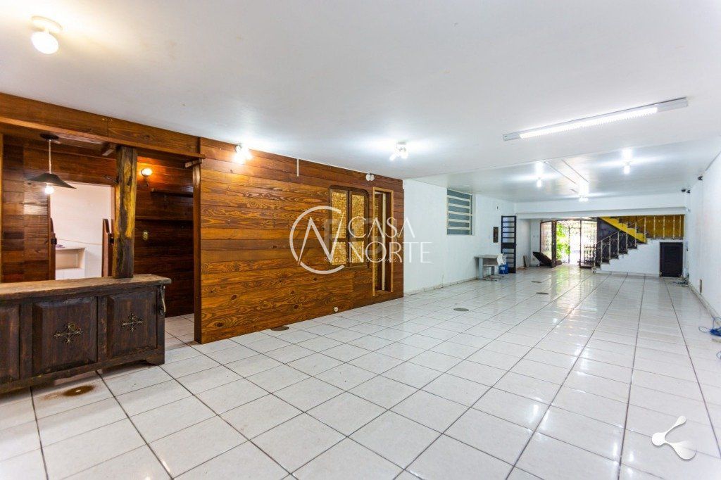 Casa à venda com 3 quartos, 500m², 3 suítes, 4 vagas, Avenida Benno Mentz no bairro Vila Ipiranga em Porto Alegre