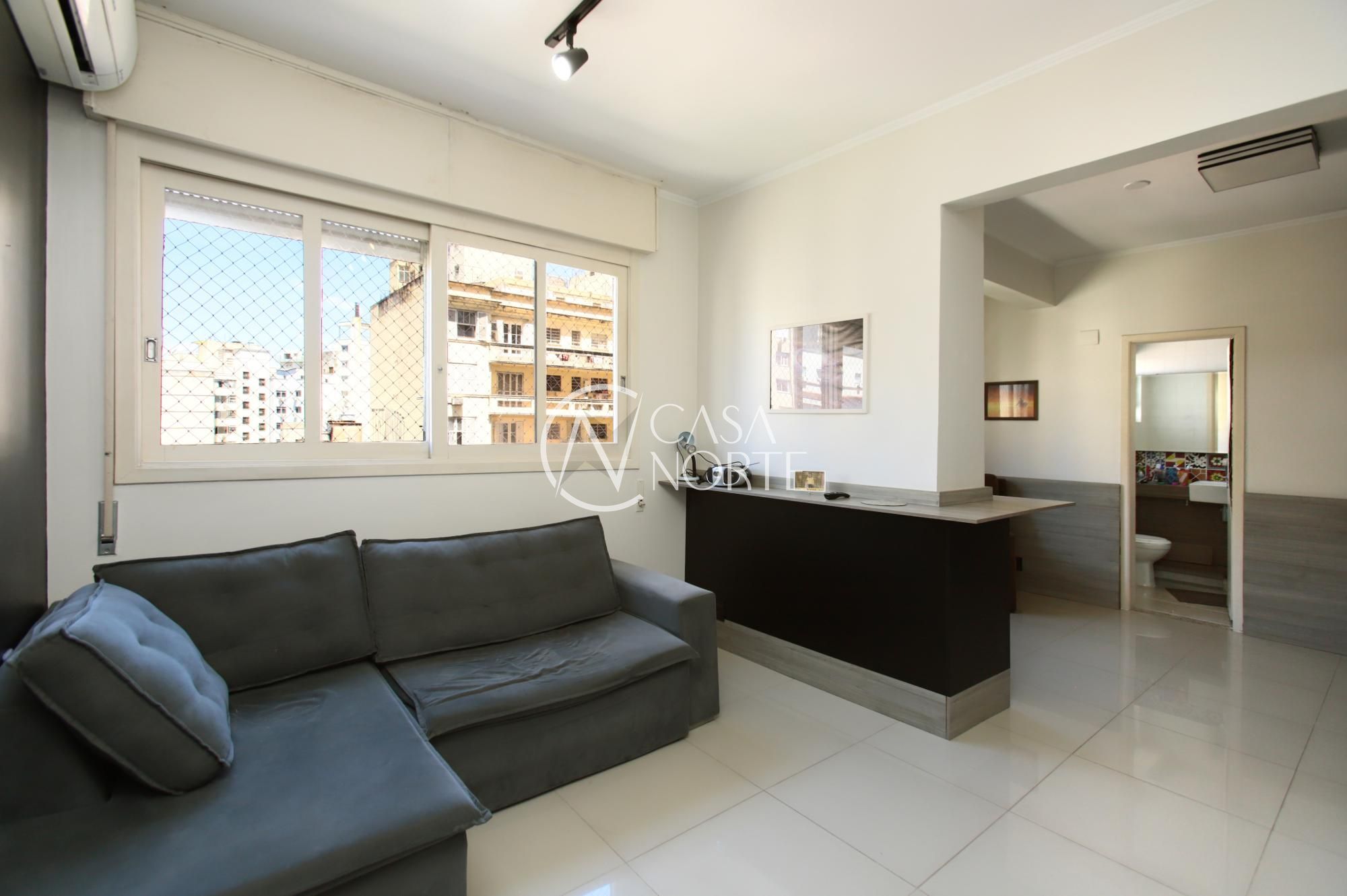 Apartamento à venda com 2 quartos, 63m², 1 suíte, 1 vaga, Rua Duque de Caxias no bairro Centro Histórico em Porto Alegre