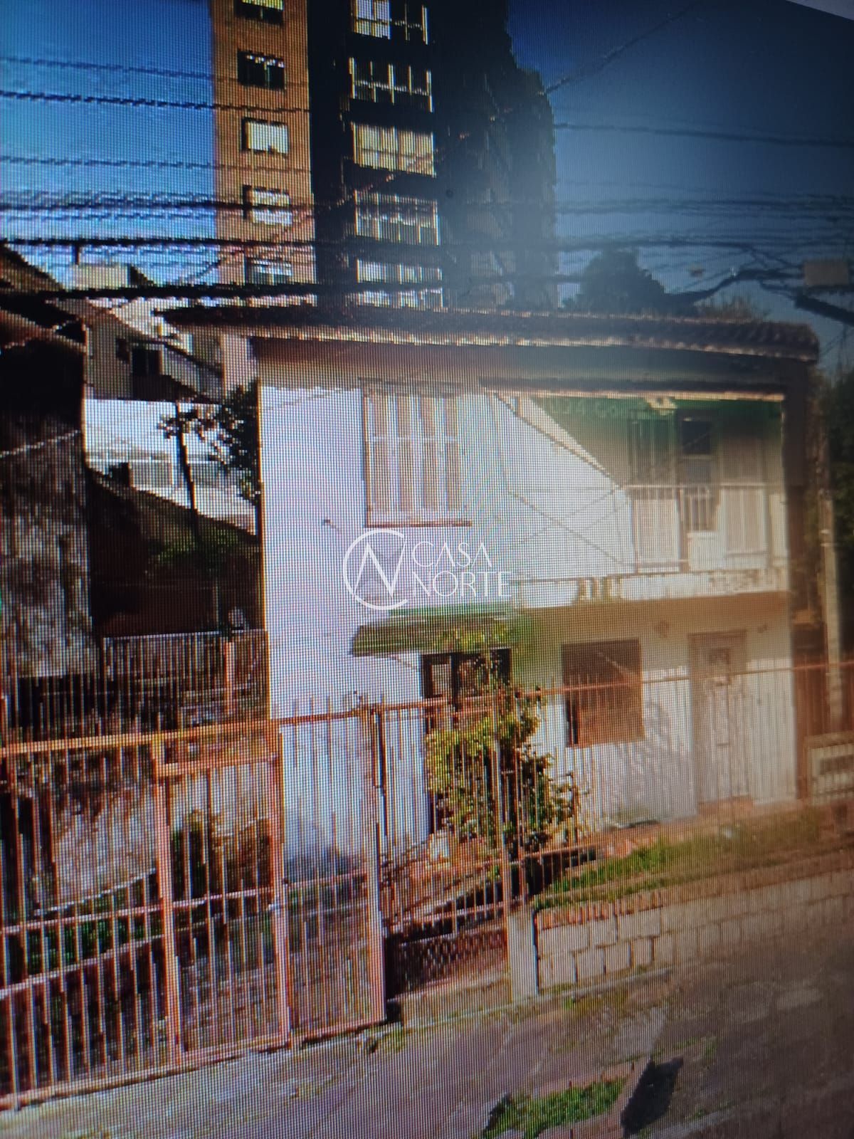 Casa à venda com 3 quartos, 314m², 2 vagas, Rua Jorge Salis Goulart no bairro Jardim São Pedro em Porto Alegre