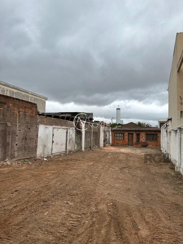 Terreno à venda  com 356m², 4 vagas, Rua Marques de Alegrete no bairro São João em Porto Alegre