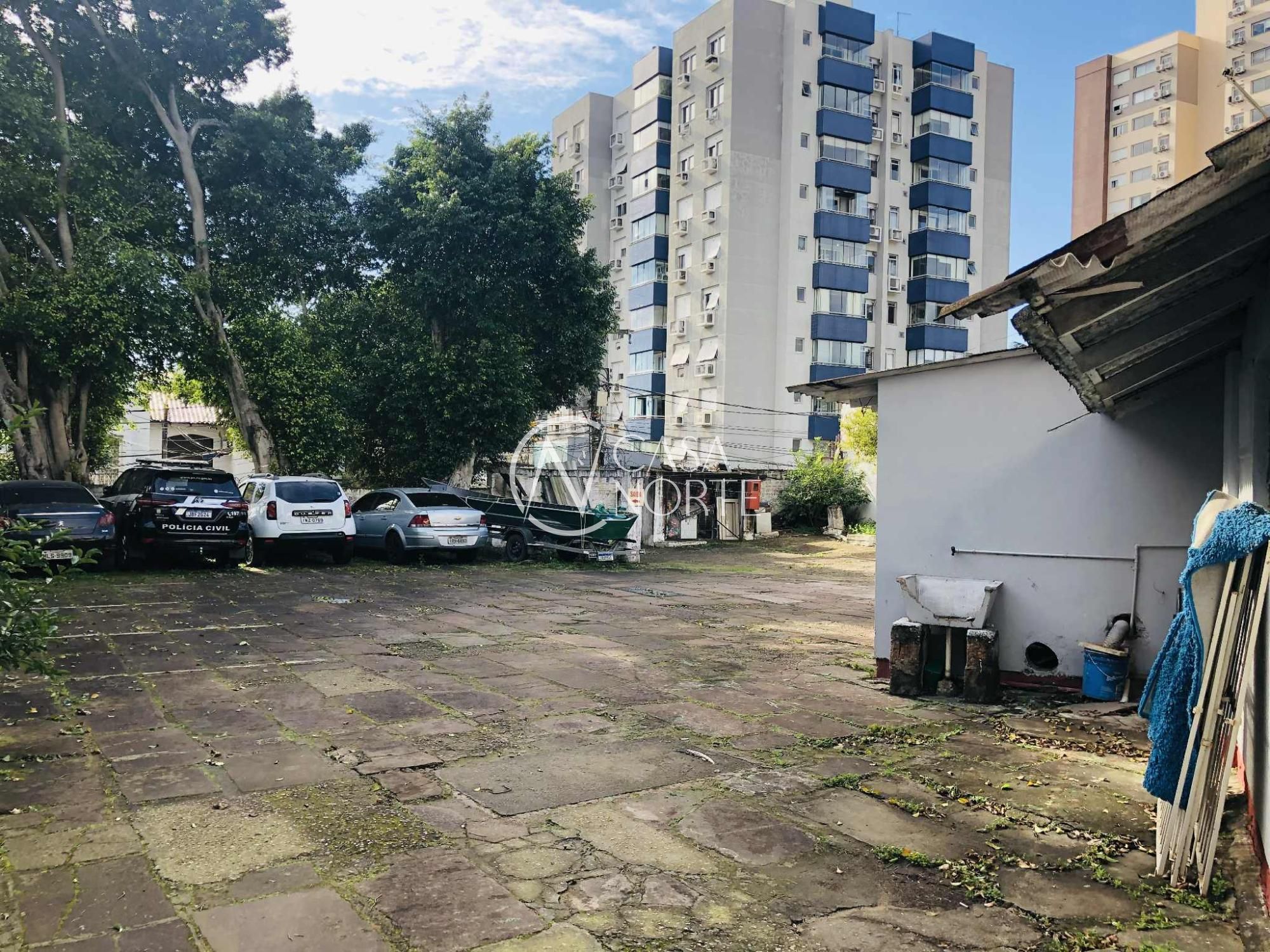 Terreno à venda  com 1500m², Avenida Bento Gonçalves no bairro Santana em Porto Alegre